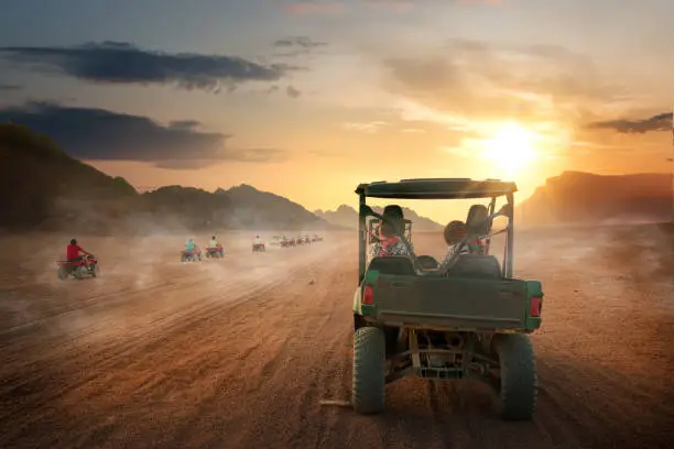 Private Jeep Safari mit Quad, Buggy und Beduinendorf ab El Gouna